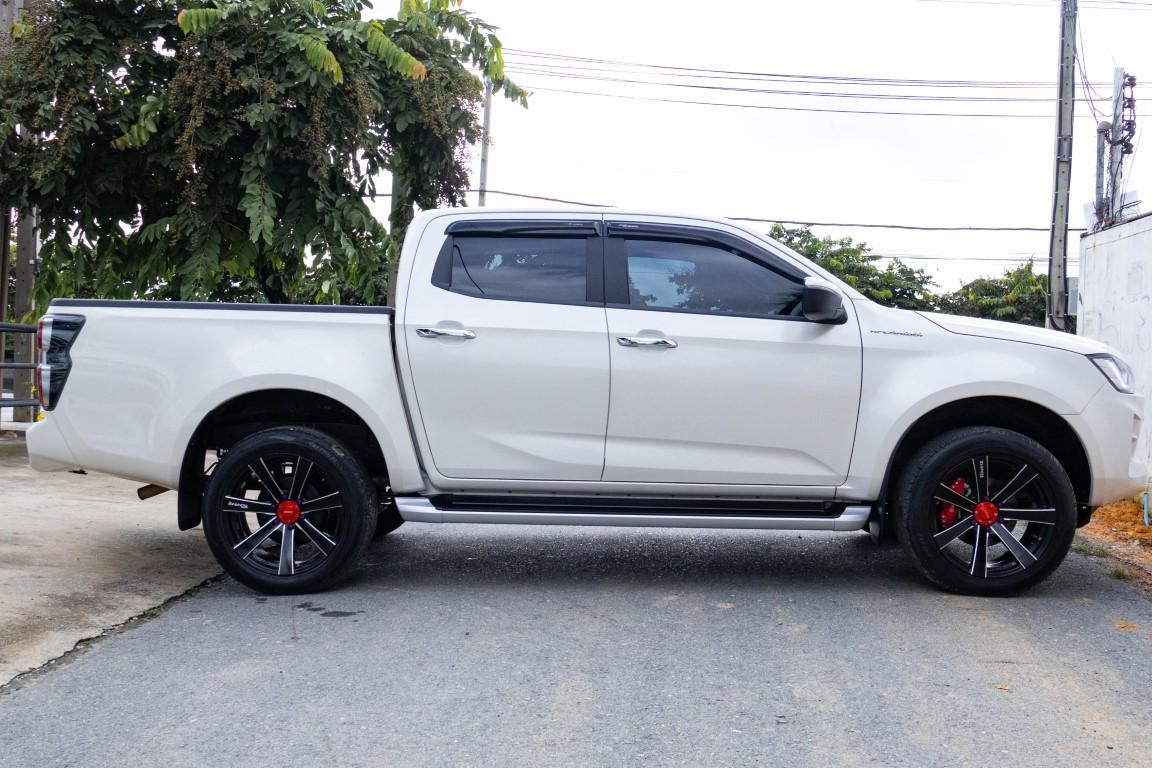 Isuzu Dmax Cab4 Hilander 1.9 L DA M/T 2020 *LK0493*